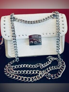 “BADGLEY MISCHKA” White Croc-Embossed Shoulder/Crossbody Bag. EUC